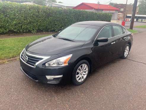 2015 Nissan Altima S 49k miles like new no accidents clean car for sale in Duluth, MN