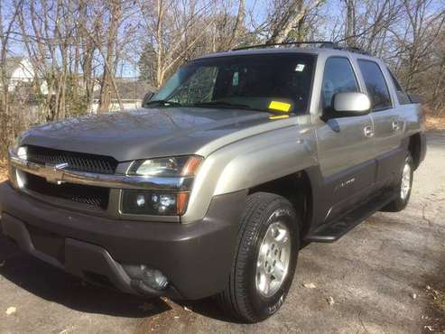 2003 Chevy Avalanche - cars & trucks - by dealer - vehicle... for sale in Waukesha, WI