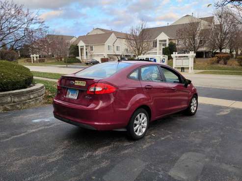 2011 Ford Fiesta SE - cars & trucks - by owner - vehicle automotive... for sale in Glendale Heights, IL