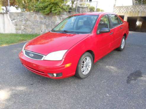 2005 Ford Focus ZX4 SE Low Miles Automatic 4Cyl Excellent Condition! for sale in Seymour, NY