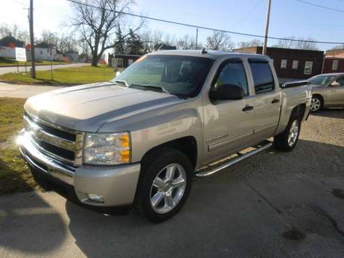 09 CHEVY CREW CAB LT - cars & trucks - by owner - vehicle automotive... for sale in Osceola, IA