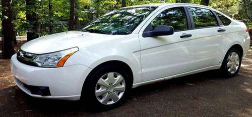 2010 FORD FOCUS SE - cars & trucks - by owner - vehicle automotive... for sale in Johns Creek, GA