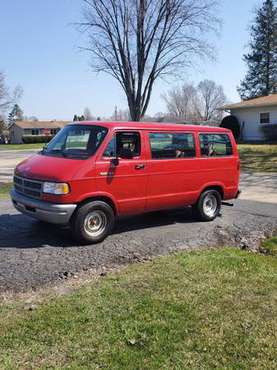 1994 dodge van wheel chair lift for sale in McHenry, IL