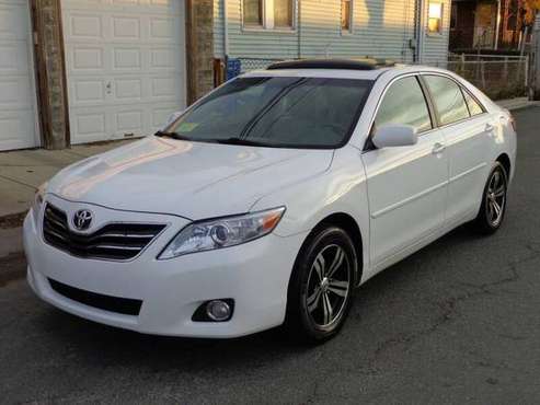 2011 Toyota Camry V6 XLE - cars & trucks - by dealer - vehicle... for sale in Somerville, MA