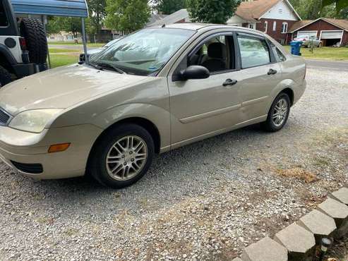 2007 Ford Focus SE - cars & trucks - by owner - vehicle automotive... for sale in East Alton, MO