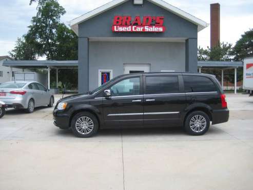 2014 Chrysler Town & Country Touring L for sale in Des Moines, IA