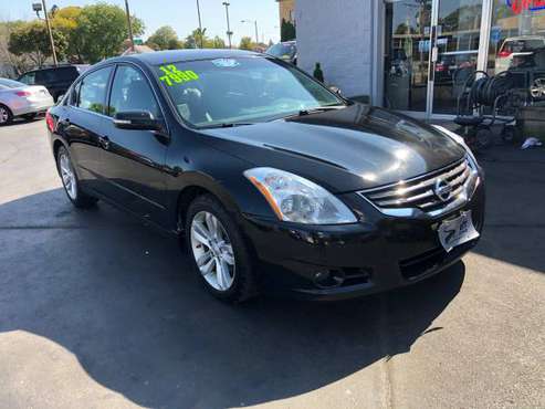 *** 2012 Nissan Altima 3.5L SR Carfax Certified! Well Cared For!... for sale in milwaukee, WI