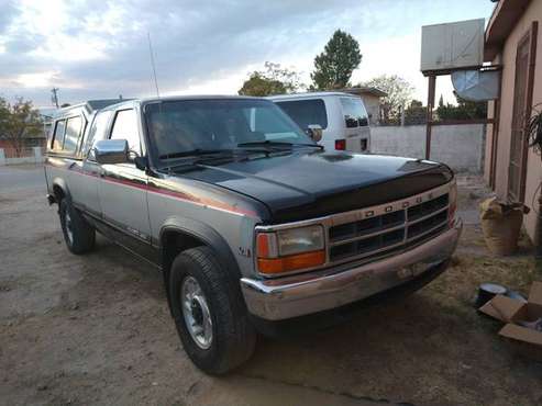 1992 Dodge Dakota with 4-wheel drive - cars & trucks - by owner -... for sale in El Paso, TX