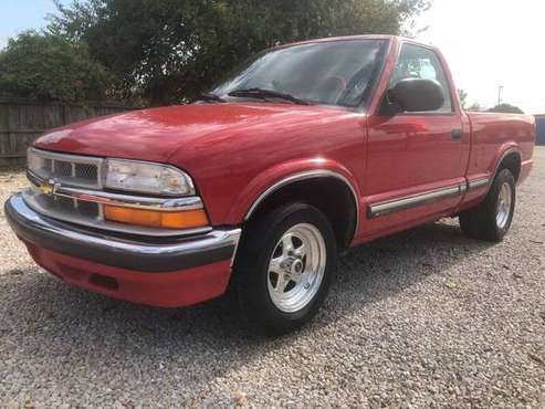 2000 CHEVY S10, NO RUST, 6 SPEED, LT1 MOTOR, VERY NICE & CLEAN -... for sale in Vienna, WV