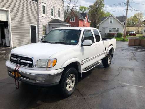 2001 tundra limited v8 for sale in Rochester , NY
