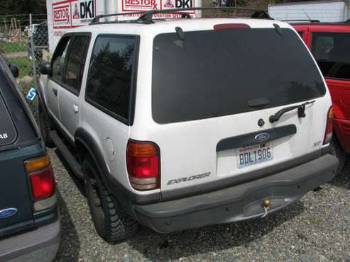 2000 Ford Explorer 4dr 112 WB XLT AWD - - by dealer for sale in Roy, WA
