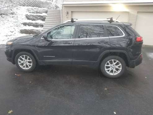 2015 JEEP Cherokee Latitude 4x4 - cars & trucks - by owner - vehicle... for sale in Rochester , NY