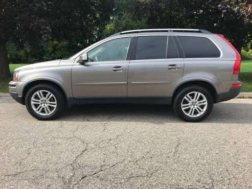 2010 Volvo XC90 AWD- PERFECT CARFAX! NO RUST! 3RD ROW SEATS! - cars... for sale in Mason, MI
