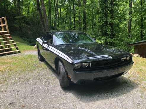 2009 Dodge Challenger SE - cars & trucks - by owner - vehicle... for sale in Jackson County, NC