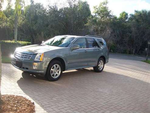 2007 Cadillac SRX 2wd ONLY 30,000 MILES - cars & trucks - by dealer... for sale in Fort Myers, FL