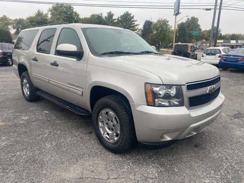 2009 CHEVROLET SUBURBAN 4X4 - cars & trucks - by dealer - vehicle... for sale in Indianapolis, IN