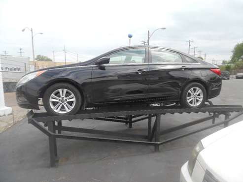 2013 Hyundai Sonata - NICE CAR FOR A NICE PRICE! for sale in Memphis, TN