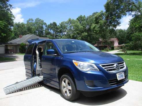 2011 Handicapped Equipped Van for sale in CROSBY, TX