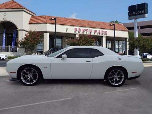 2019 Dodge Challenger coupe R/T (White Knuckle Clearcoat) - cars & for sale in San Antonio, TX