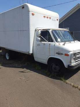 E-350 Box Truck for sale in Wallingford, CT