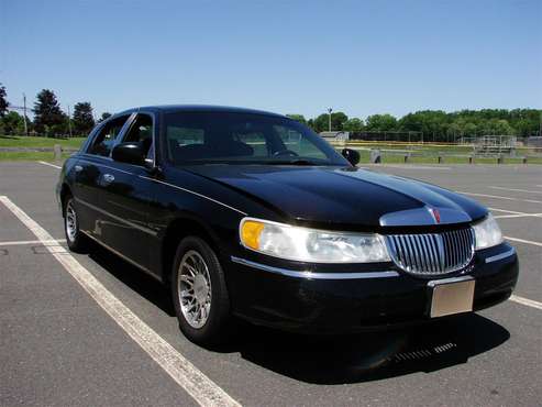 2000 Lincoln Town Car for sale in Vernon Rockville, CT