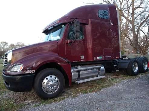 Freightliner Columbia 120 - cars & trucks - by owner - vehicle... for sale in Caseyville, MO