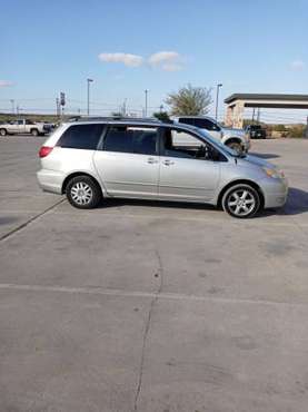 2004 minivan Toyota runs excellent Ice Cold Air 140000 miles$ - cars... for sale in Mineral Wells, TX