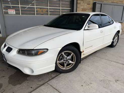 2002 PONTIAC GRAND PRIX - cars & trucks - by dealer - vehicle... for sale in MILWAUKEE WI 53209, WI