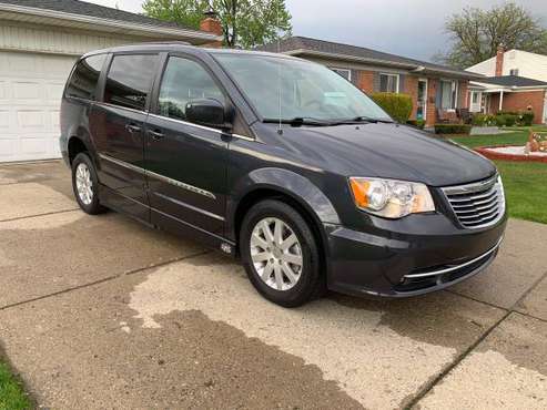 2014 Chrysler Town and Country Touring Handicap Wheelchair Side for sale in Sterling Heights, MI