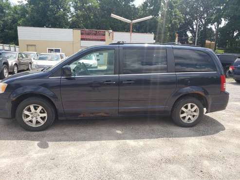 2008 Chrysler Town & Country Touring - - by dealer for sale in newton, iowa, IA