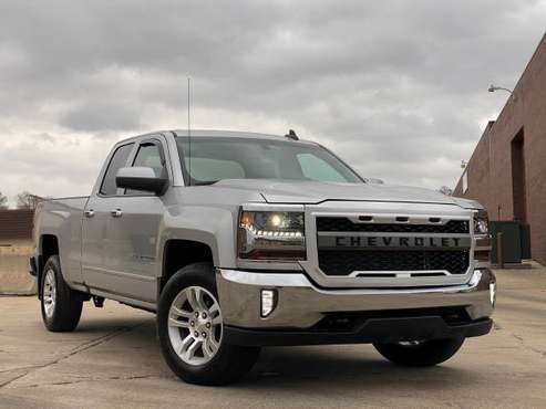 2016 CHEVROLET SILVERADO LT DOUBLE CAB 4X4 / ONLY 31K MILES / LIKE... for sale in Omaha, NE