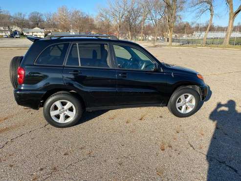 2005 Toyota RAV4 L - cars & trucks - by owner - vehicle automotive... for sale in Des Moines, IA