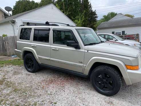 2006 jeep commander! for sale in Davenport, IA
