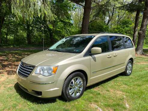 2010 Chrysler Town & Country Touring - - by dealer for sale in Lititz, PA