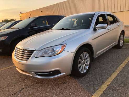 2012 Chrysler 200 - cars & trucks - by owner - vehicle automotive sale for sale in Sterling Heights, MI