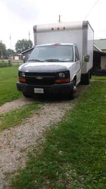 2006 chevy 12' box truck express 3500 for sale in Canton, IL