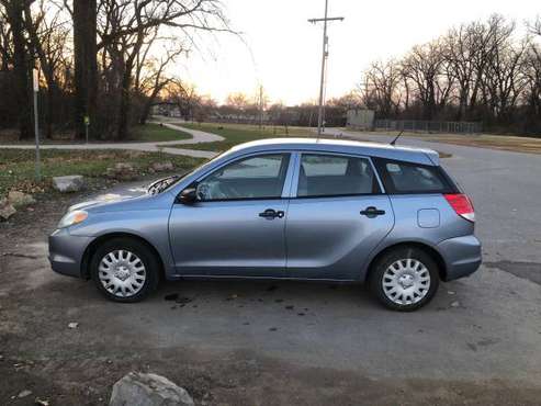 Toyota Matrix 2004 - cars & trucks - by owner - vehicle automotive... for sale in Lawrence, KS