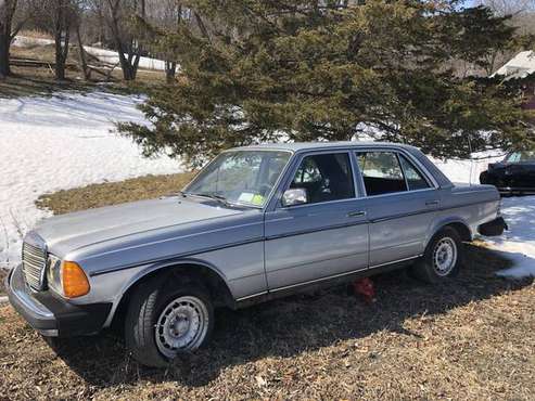 Lot of 4 Mercedes-Benz 300 diesel autos for sale for sale in Cold Spring, NY