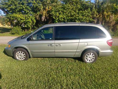 2003 chrysler town & country - cars & trucks - by owner - vehicle... for sale in Lehigh Acres, FL