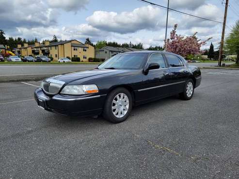 2011 LINCOLN TOWN CAR LTD - - by dealer - vehicle for sale in Lynnwood, WA