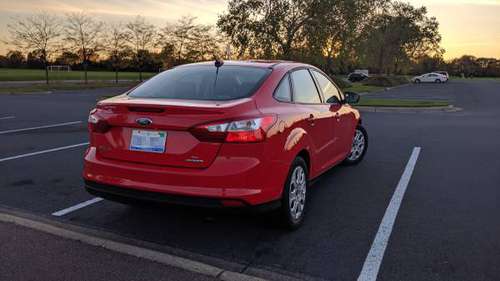 Clean 2012 Ford Focus SE, 15K miles only, make offer for sale in Saint Paul, MN