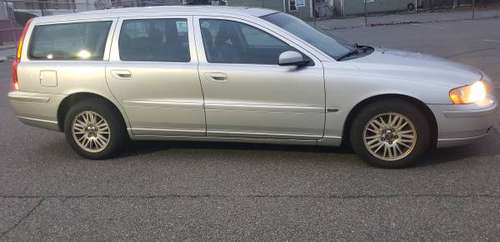 2005 VOLVO V70 WAGON 3RD ROW SEAT - cars & trucks - by owner -... for sale in Montclair, NJ