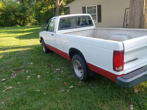 93 GMC Sonoma (s-10) - cars & trucks - by owner - vehicle automotive... for sale in Elyria, OH