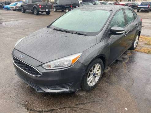 2016 Ford Focus SE - cars & trucks - by dealer - vehicle automotive... for sale in Livonia, MI
