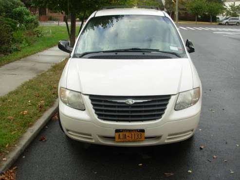2006 CHRYSLER TOWN & COUNTRY for sale in STATEN ISLAND, NY