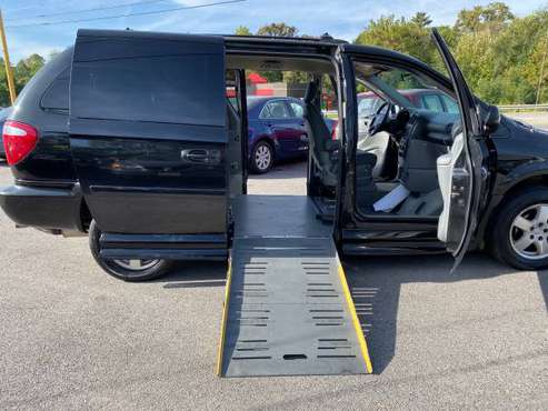 Dodge Grand Caravan SXT Wheelchair Mobility Handicap Accessible for sale in North Aurora, IL