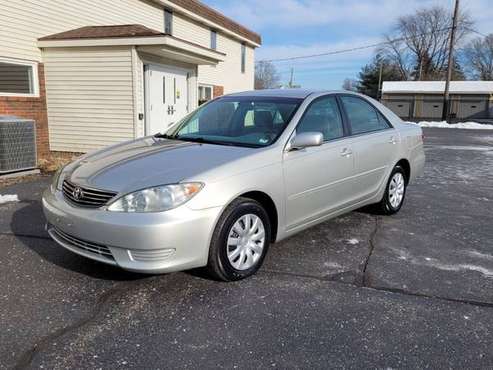 2005 Toyota Camry LE 4 door sedan, 2 4 L, 4 cylinder, only 131K for sale in Springfield, IL