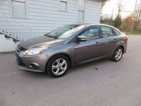 2013 Ford Focus SE - cars & trucks - by dealer - vehicle automotive... for sale in Bloomington, IN