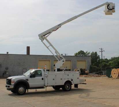 2010 FORD F550 BUCKET TRUCK-VERSALIFT 40 FT BOOM-ONLY 62 K MILES-CLEAN for sale in Memphis, AR