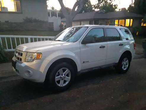 2009 ford escape hybrid, awd. - cars & trucks - by owner - vehicle... for sale in Redondo Beach, CA